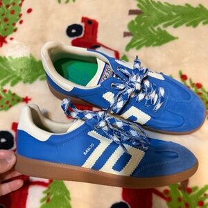 Back 70 Ghost 600 Blue and White Sneakers with Gum Sole New